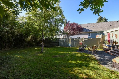 2767 Ulverston Ave, Cumberland, BC 