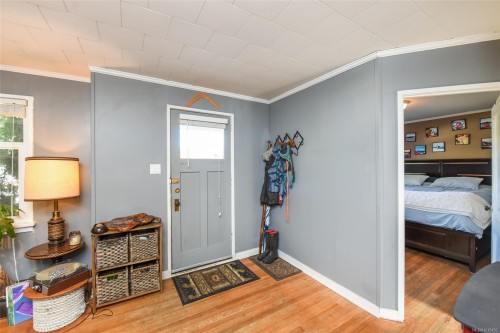 2767 Ulverston Ave, Cumberland, BC 