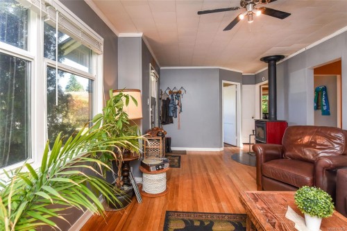 2767 Ulverston Ave, Cumberland, BC 