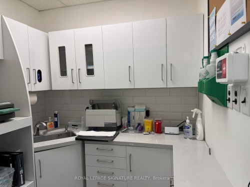 Unit 405-71 King Street W, Mississauga, ON 