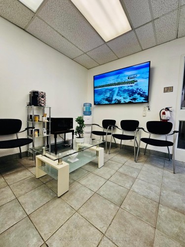 Unit 405-71 King Street W, Mississauga, ON 