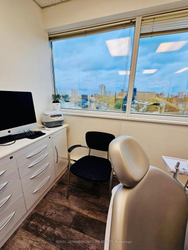 Unit 405-71 King Street W, Mississauga, ON 