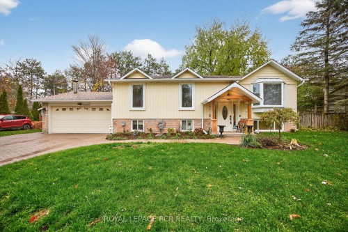 17 Pine Park Boulevard  Adjala-Tosorontio, ON L0M 1J0