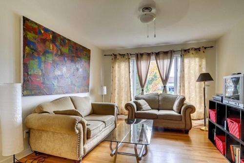 Salon - 372 Rue De Pointe-Gatineau, Gatineau (Gatineau), QC - Indoor Photo Showing Living Room