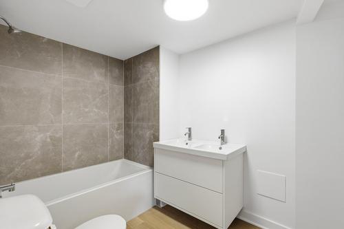 Salle de bains - 1105 Rue Island, Montréal (Le Sud-Ouest), QC - Indoor Photo Showing Bathroom