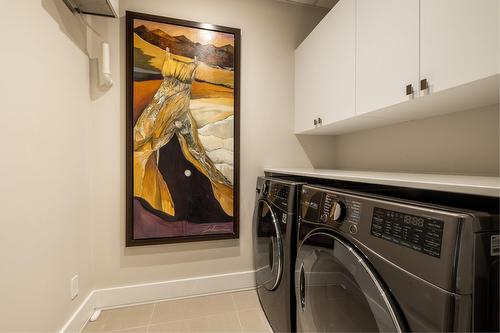 Laundry room - 301-1100 Rue Les Érables, Laval (Laval-Sur-Le-Lac), QC - Indoor Photo Showing Laundry Room