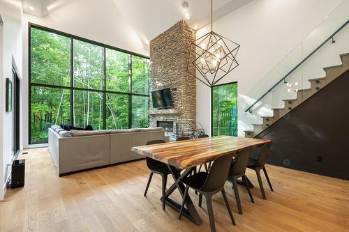  - 40 Rue Bourassa, Shefford, QC - Indoor Photo Showing Dining Room With Fireplace