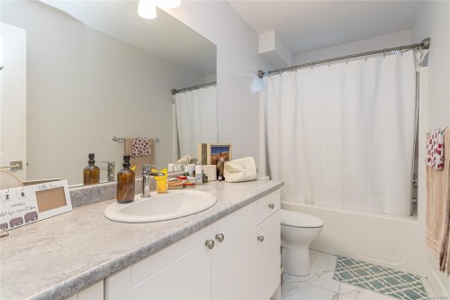 668 Eighth St, Nanaimo, BC 