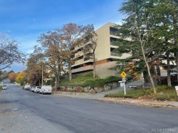 309-3277 Glasgow Ave  Saanich, BC V8X 1M3