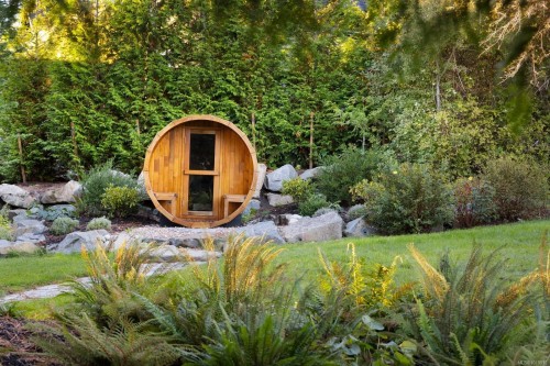 11321 Chalet Rd, North Saanich, BC 