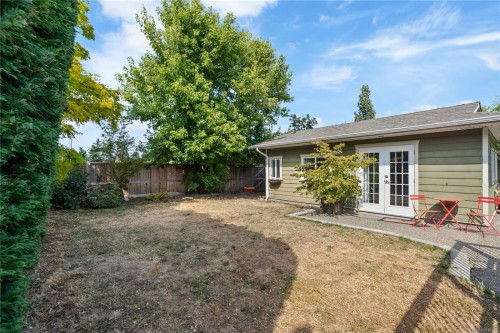 1468 Stroud Rd, Victoria, BC 