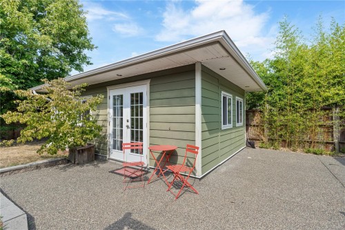 1468 Stroud Rd, Victoria, BC 