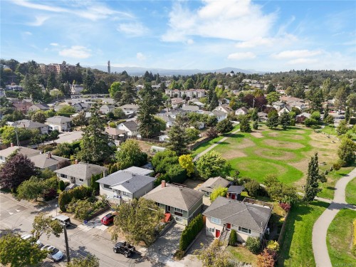 1468 Stroud Rd, Victoria, BC 