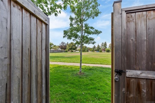 1468 Stroud Rd, Victoria, BC 