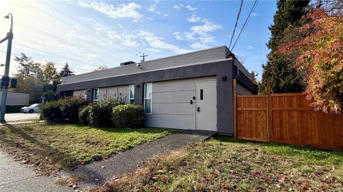 704 Fitzwilliam St, Nanaimo, BC 