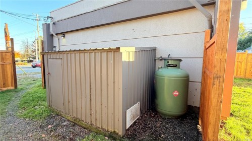 704 Fitzwilliam St, Nanaimo, BC 