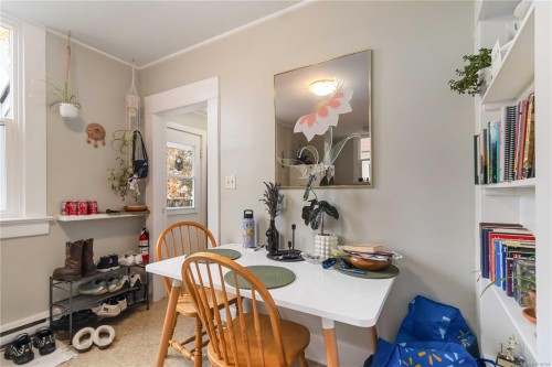 1742 Denman St, Victoria, BC - Indoor