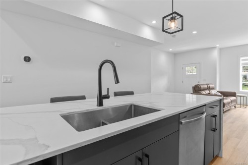 103-624 Strandlund Ave, Langford, BC 