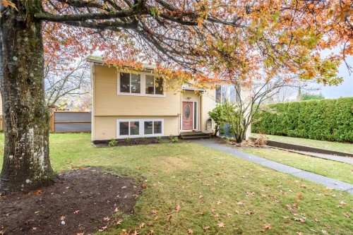 1651 Ascot Ave, Comox, BC 