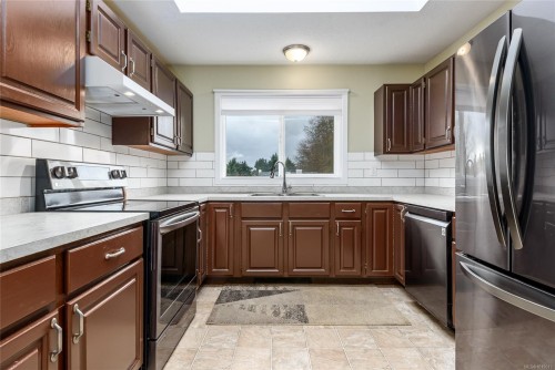 1651 Ascot Ave, Comox, BC 