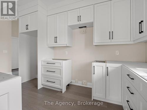 118 Willowbrook Drive, Welland (West Welland), ON - Indoor Photo Showing Kitchen