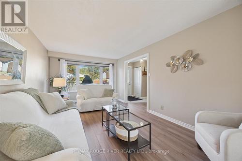 695 Hillcroft Street, Oshawa (Eastdale), ON - Indoor Photo Showing Living Room