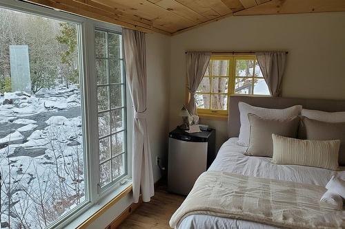 Chambre à coucher - 2322  - 2334 Boul. De Ste-Adèle, Sainte-Adèle, QC - Indoor Photo Showing Bedroom