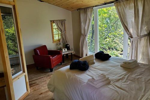Chambre à coucher - 2322  - 2334 Boul. De Ste-Adèle, Sainte-Adèle, QC - Indoor Photo Showing Bedroom