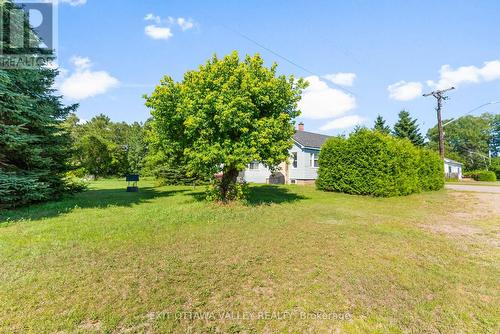 15 Philip Street, Madawaska Valley, ON - Outdoor