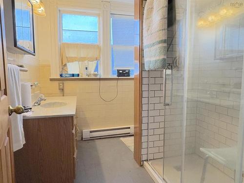 142 Mowatt Street, Shelburne, NS 