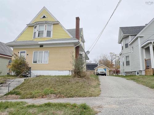 142 Mowatt Street, Shelburne, NS 