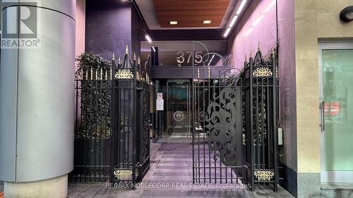 810 - 375 King Street W, Toronto, ON - Indoor