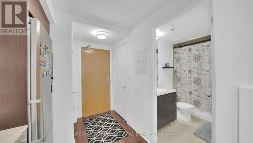 810 - 375 King Street W, Toronto, ON - Indoor Photo Showing Bathroom