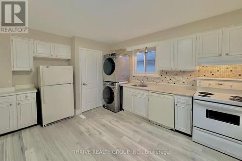 Upper - 101 Culver Crescent, London East (East H), ON - Indoor Photo Showing Kitchen