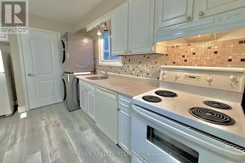 Upper - 101 Culver Crescent, London East (East H), ON - Indoor Photo Showing Kitchen