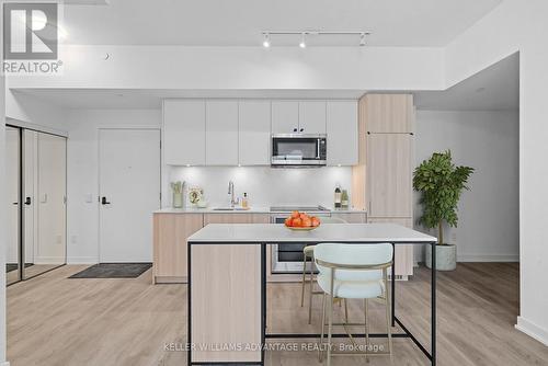 307 - 220 MISSINNIHE WAY  Mississauga, ON L5H 0A9