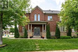 2120 FIDDLERS WAY  Oakville, ON L5M 0M5