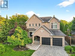 336 OAKRIDGE COURT  Oakville, ON L6H 5T9