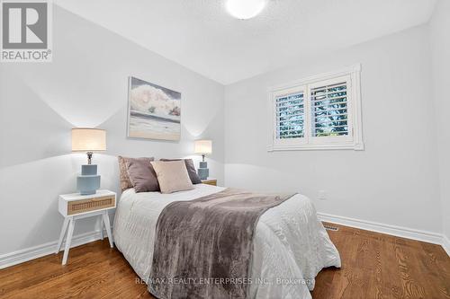 336 Oakridge Court, Oakville, ON - Indoor Photo Showing Bedroom