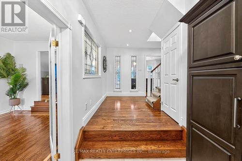 336 Oakridge Court, Oakville, ON - Indoor Photo Showing Other Room