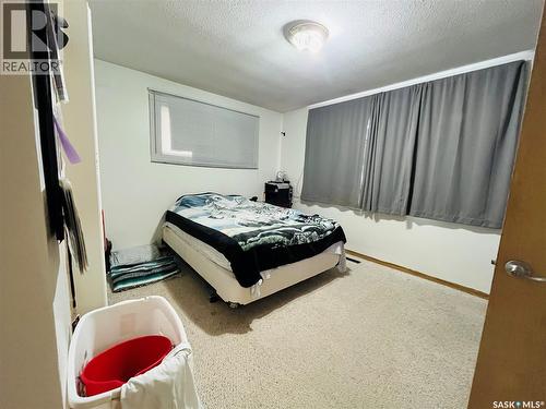 335 Chaplin Street W, Swift Current, SK - Indoor Photo Showing Bedroom