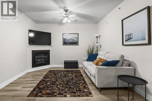 140 Asher Road Unit# 412, Kelowna, BC - Indoor Photo Showing Living Room With Fireplace