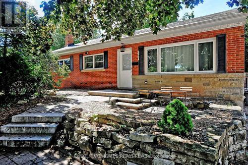 2221 Ghent Avenue, Burlington, ON - Outdoor