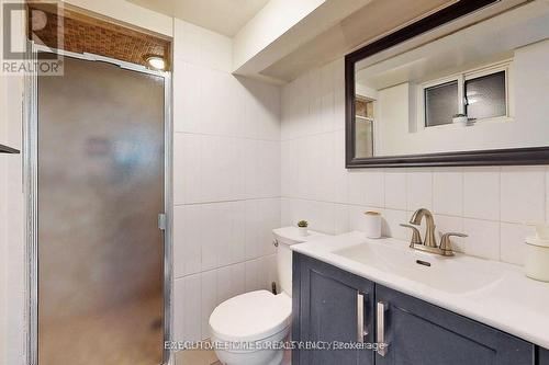 2221 Ghent Avenue, Burlington, ON - Indoor Photo Showing Bathroom