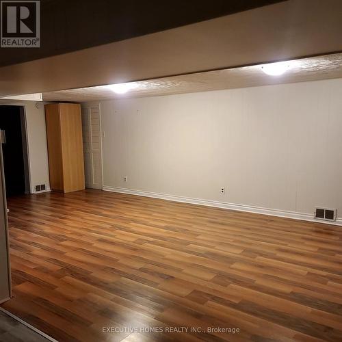 2221 Ghent Avenue, Burlington, ON - Indoor Photo Showing Other Room