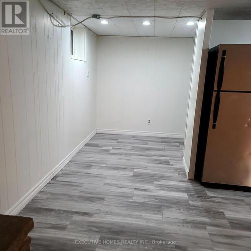 2221 Ghent Avenue, Burlington, ON - Indoor