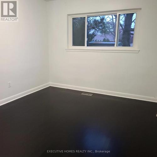 2221 Ghent Avenue, Burlington, ON - Indoor Photo Showing Other Room