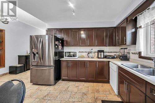 140 Solomon Crescent, Hamilton, ON - Indoor Photo Showing Kitchen With Double Sink