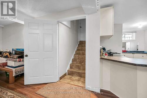 140 Solomon Crescent, Hamilton, ON - Indoor