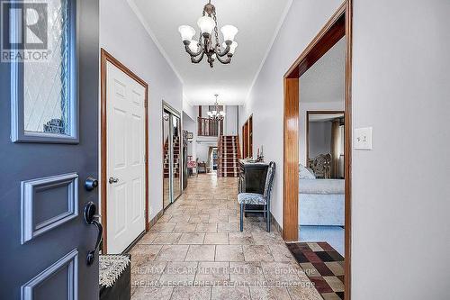 140 Solomon Crescent, Hamilton, ON - Indoor Photo Showing Other Room